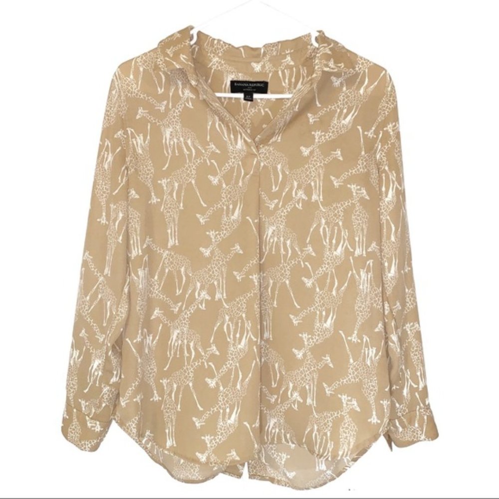 Banana Republic Tan Boyfriend Popover Top Giraffe